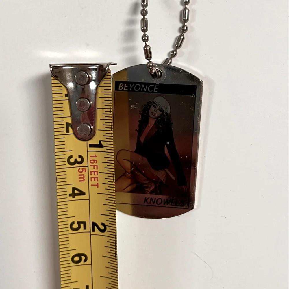 Beyoncé Knowles necklace